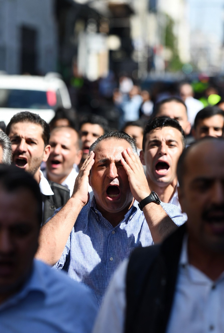 HOW DOES IT FEEL TO BE A CONSPIRACY THEORIST?